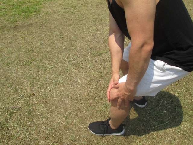 膝の痛み（膝蓋腱炎：ジャンパー膝）には筋膜で改善！